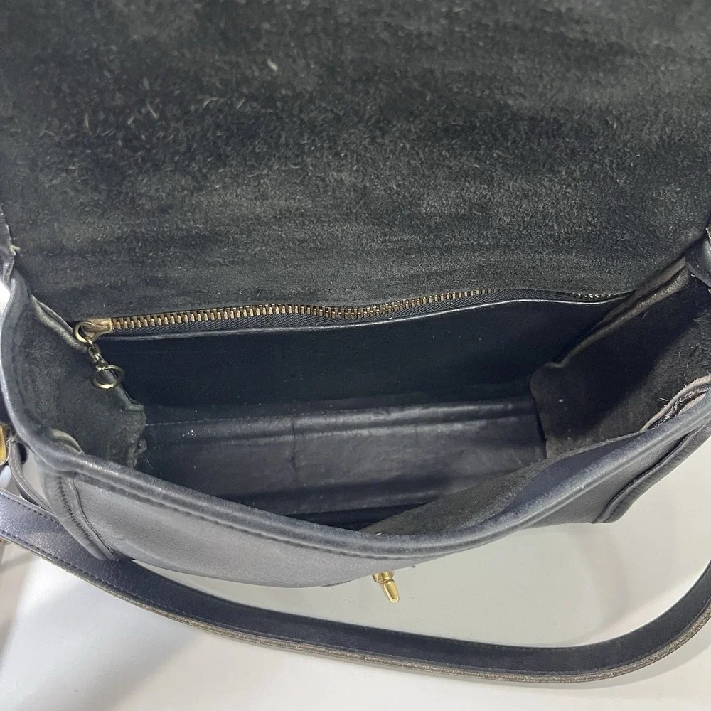 Vintage Coach Devon Crossbody  #9908 Black Leather Handbag Turn lock Y2K 90s